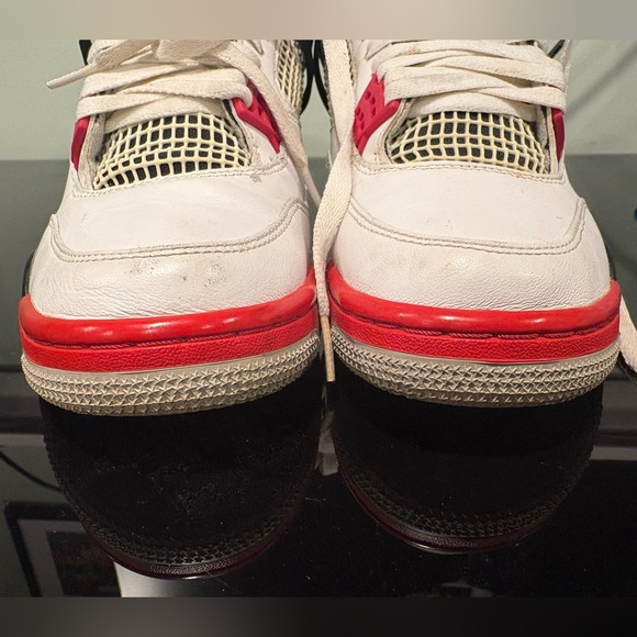 Air Jordan 4 Retro OG "Fire Red" - Picture 3 of 14